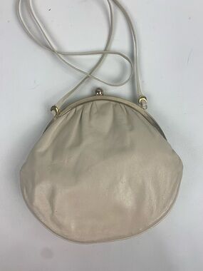 Vintage Italian Classic Round leather Crossbody Bag in Creme gold Kiss lock